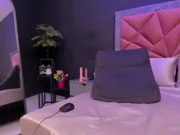 Chaturbate Sex Cam of mia_milff