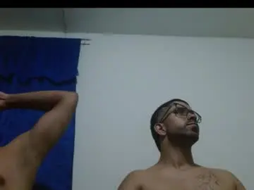Chaturbate Live Sex Cam of thehousedog