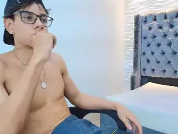 Chaturbate Sex Cam of lenny_knox2