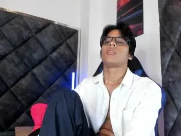 Chaturbate Best live sex cam show of liamkron