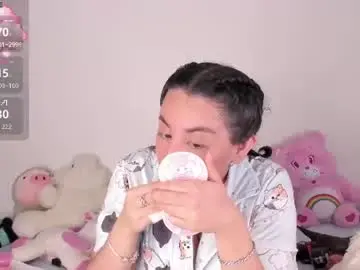 Chaturbate Watch Live Sex Cams of yunahott_