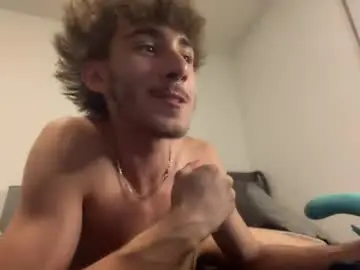 Chaturbate Live Sex Cam of smaiib0y
