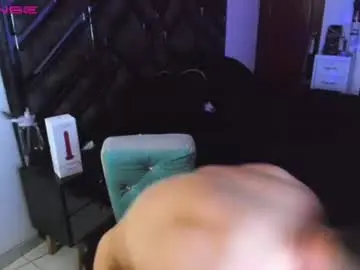 Chaturbate Live Sex Cam of andrew__harriss