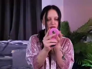 Chaturbate Private Sex Chat of distractedboyfriendtarget