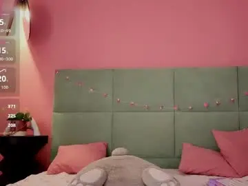 Chaturbate Live Sex Cam of bella_stewarttt