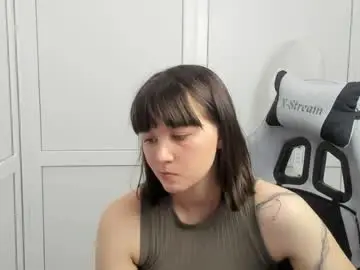 Chaturbate Live Sex Cam of emilli_moon