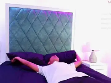 Chaturbate Watch Live Sex Cams of julie_and_axel