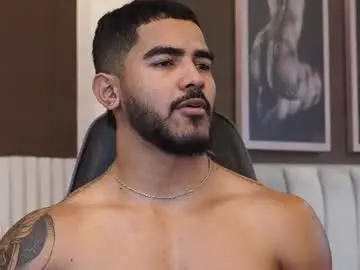Chaturbate Best live sex cam show of reik_von