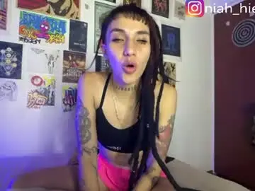 Chaturbate Adult Video Chat of niahhierodula