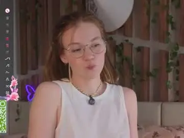 Chaturbate Watch Live Sex Cams of lyra_thenymph