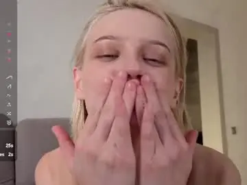 Chaturbate Free Porn Cam of evangel111