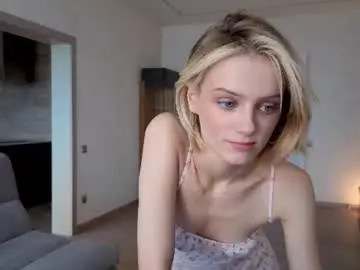Chaturbate Live Sex of evangel111