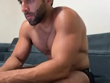 Chaturbate Live Sex Cam of fitcurvyman4fun_69