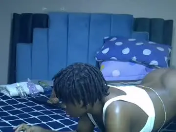 Chaturbate Live Sex Cam of melanin_moon