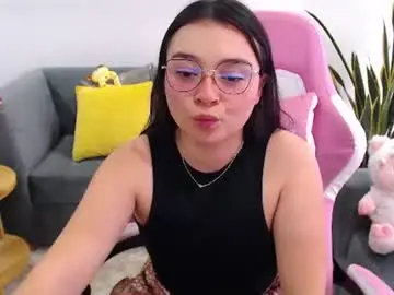 Chaturbate Live Sex Cam of nahia__1