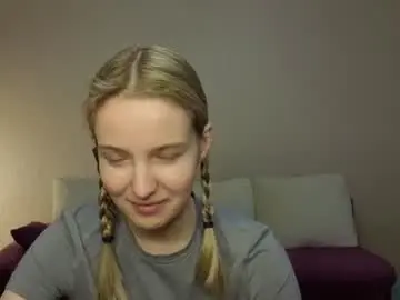 Chaturbate Live Sex Cam of tashinapetitto