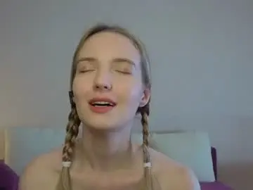 Chaturbate Live Sex Cam of tashinapetitto