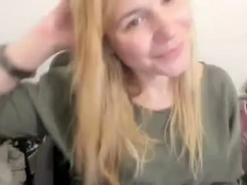 Chaturbate Sex Cam of artsyandcraftsy_