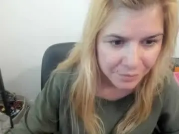 Chaturbate Free Live Porn of artsyandcraftsy_