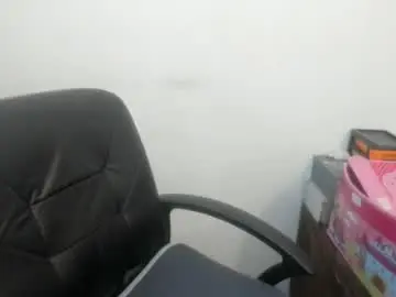 Chaturbate Sex Cam of artsyandcraftsy_