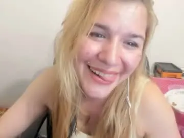 Chaturbate Free Live Porn of artsyandcraftsy_