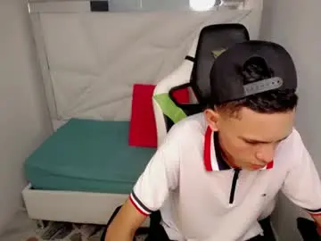 Chaturbate Free Porn Cam of sombra_18
