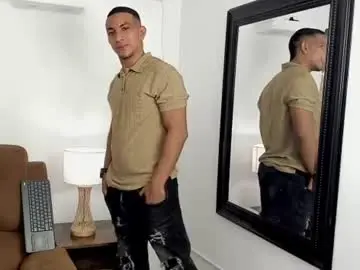 Chaturbate Free Porn Cam of chris_arthus