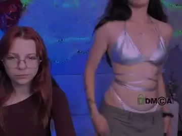 Chaturbate Sex Cam of caroline_honeyy