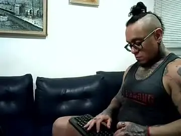 Chaturbate Live Sex Cam of ayrton_naffah2