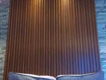 Chaturbate Live Sex Cam of mia_milf_x