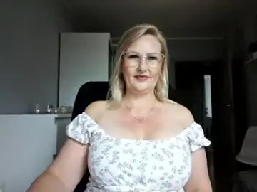 Chaturbate Live Sex of emillykiss