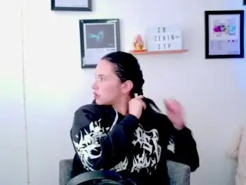 Chaturbate Live Sex of emily_lindey_