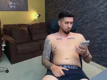 Chaturbate Live Sex Cam of loganstroud