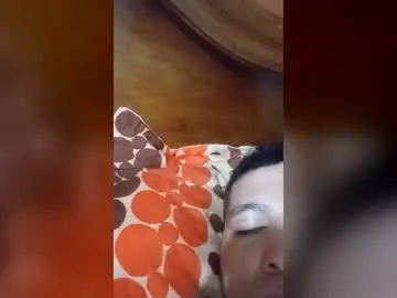 Chaturbate Live Sex Cam of monosqui13
