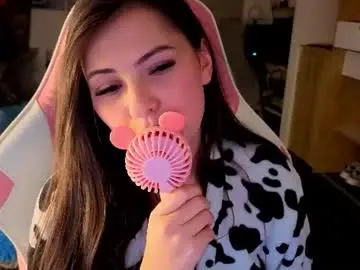 Chaturbate Live Sex Cam of madeleine_shinobi