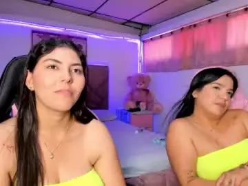 Chaturbate Live Sex Cam of cristal_smith20