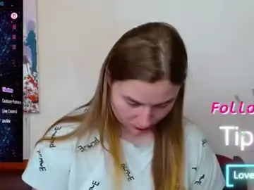 Chaturbate Live Sex Cam of elena_maeer