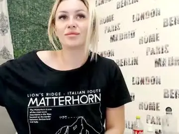 Chaturbate Live Sex Cam of sweetdaiana23