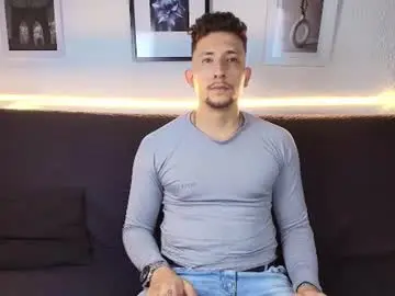 Chaturbate Adult Webcams of emiliocum_24