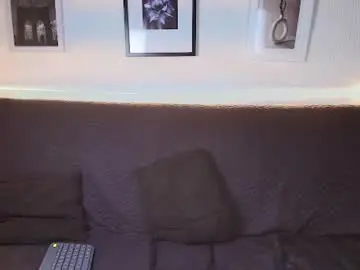 Chaturbate Best live sex cam show of emiliocum_24