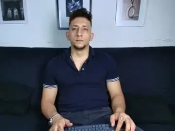 Chaturbate Nude Webcam of emiliocum_24