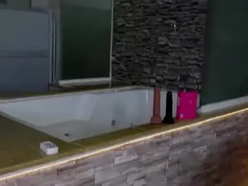 Chaturbate Free Live Porn of nahomydiamond
