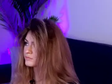 Chaturbate Live Sex Cam of nayaquinn