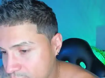 Chaturbate Live Sex Cam of maxi_mux1