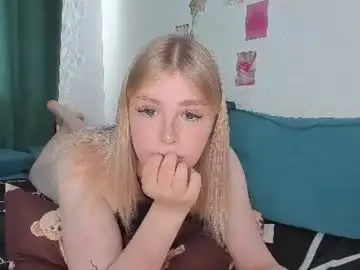 Chaturbate Adult Video Chat of krisi_myrr