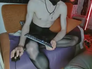 Chaturbate Adult Webcams of nyl0nnickb0y