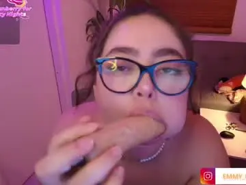 Chaturbate Live Sex Cam of emmy_peach1