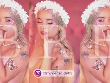 Chaturbate Live Sex of mili_moon_