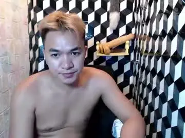 Chaturbate Live Sex Cam of petitehugecockxnxxx