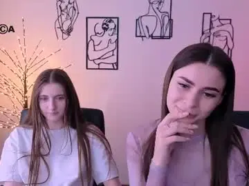 Chaturbate Live Sex Cam of flora_ri